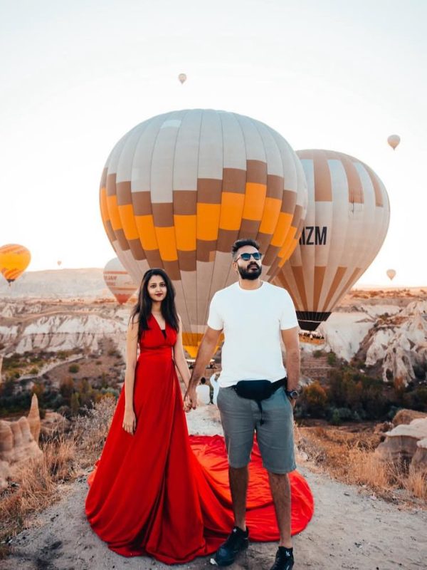 Romantic outdoor couple photoshoot in Cappadocia